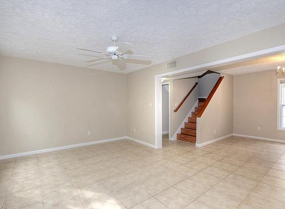 2nd image of 490 Leawood Cir