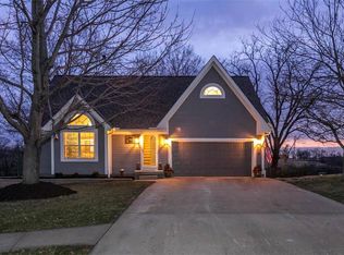 901 E Howard Pl, Louisburg, KS 66053