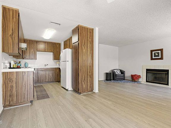 5th image of 584 Moses Ln