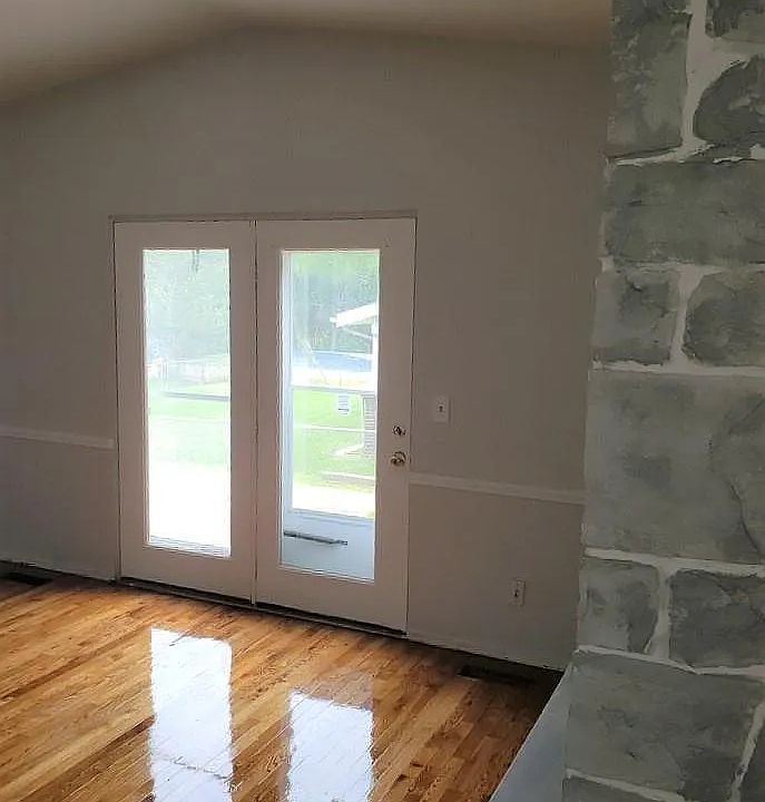 2nd image of 2435 Birchview Dr
