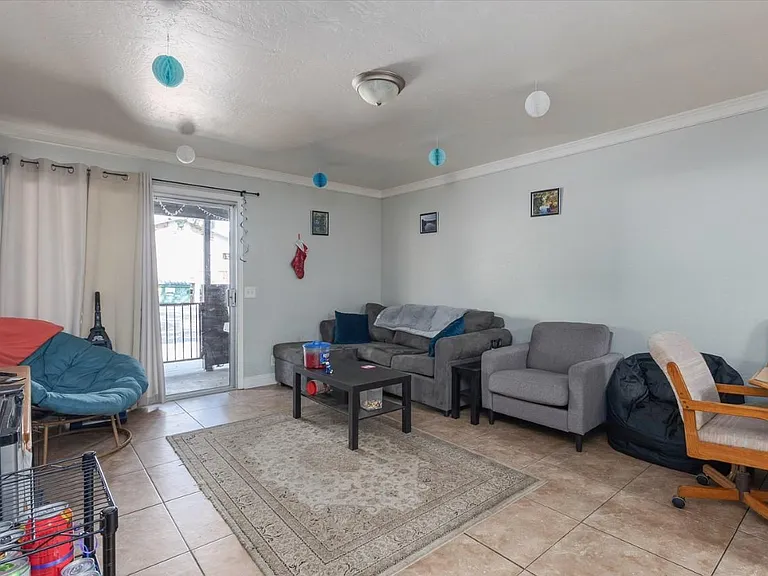 315 Hickory St — Photo 9