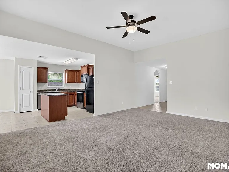 2331 Golden Brandy Ln — Photo 6