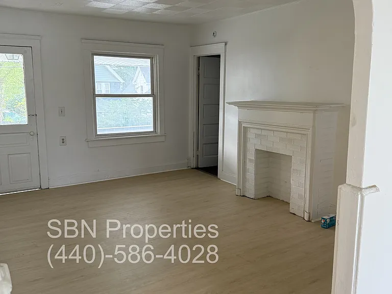 2067 W 101st St #2 — Photo 8