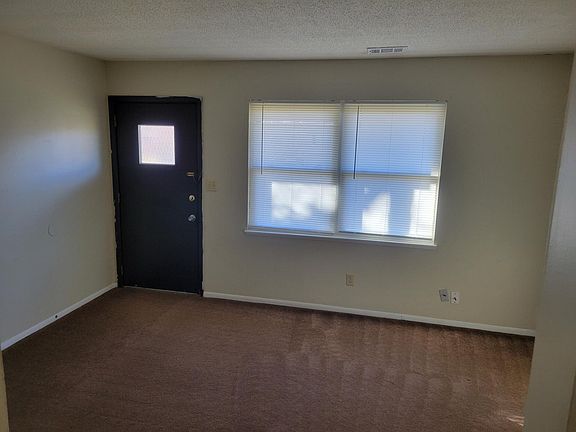 3rd image of 520 NE Park Ln
