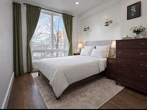2nd image of 327 Woodbine St APT 2