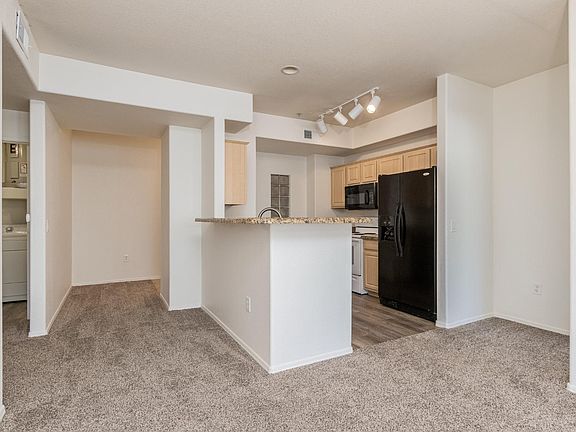 2nd image of 420 W 1st St Unit 321