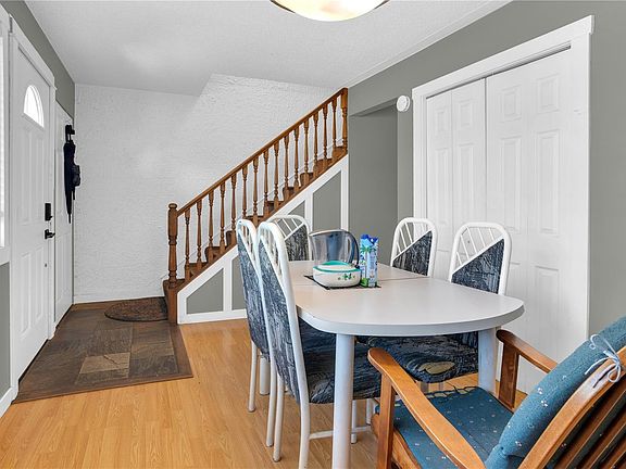 3rd image of 285 Harewood Rd Unit 31