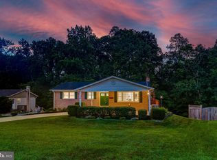 6803 Houndmaster Rd, Springfield, VA 22152
