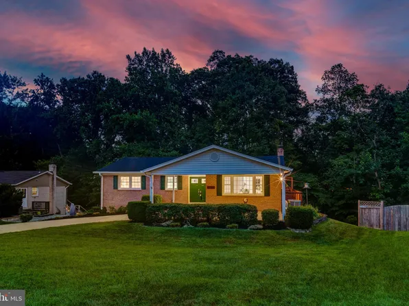 6803 Houndmaster Rd, Springfield, VA 22152