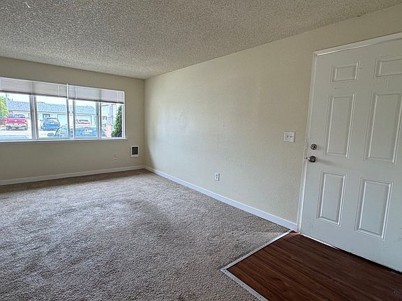 3rd image of 8212 S Bell St #B