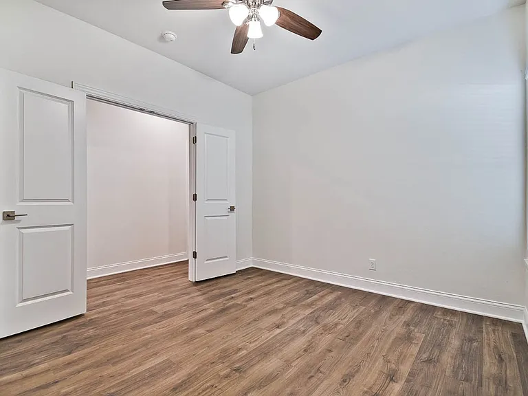 336 Turnberry Ct — Photo 11