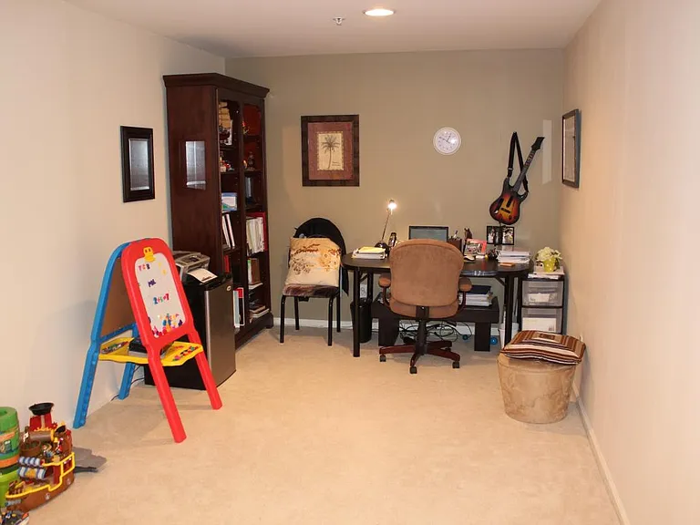 122 Wallace Ct — Photo 7