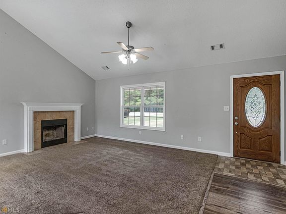 3rd image of 107 Dogwood Ln
