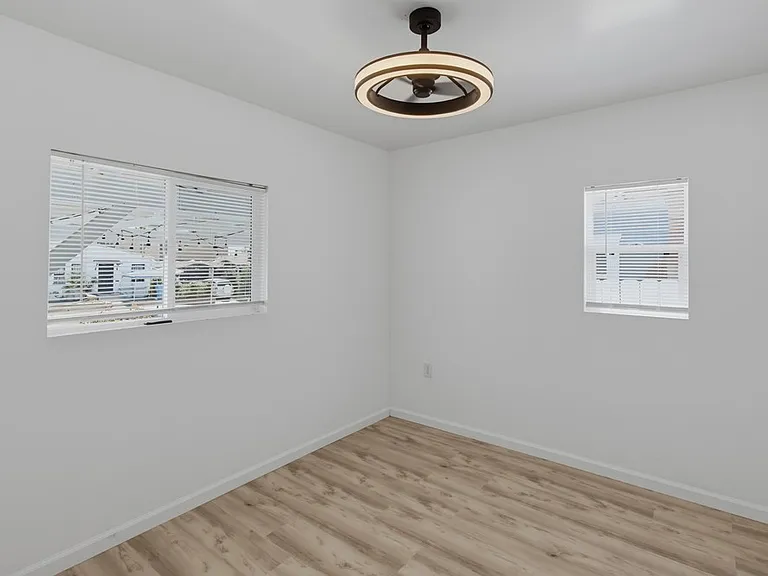 4222 Myrtle Ave — Photo 17