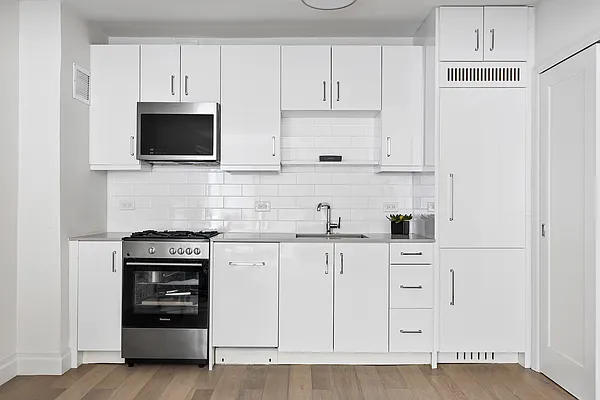 Rented by Keller Williams NYC | media 8