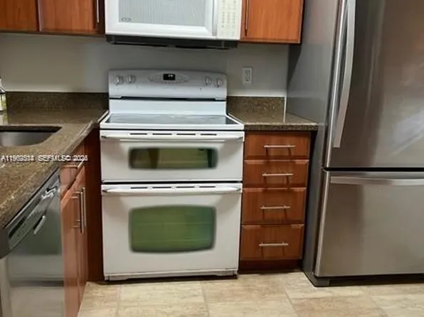 9235 Lagoon Pl APT 111, Fort Lauderdale, FL 33324