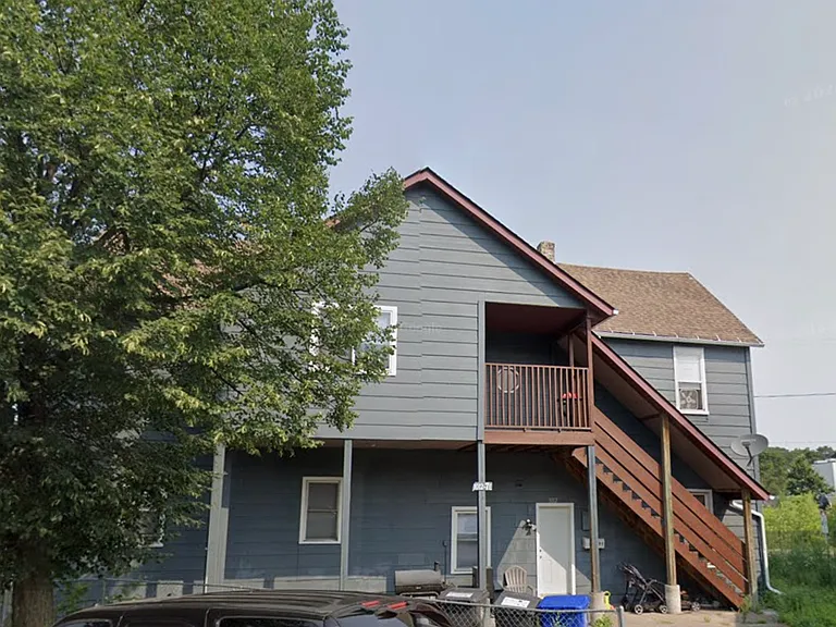1012 7th St E — Photo 2