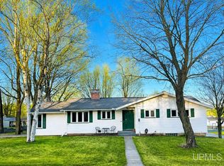 255 S Rose St, Ishpeming, MI 49849