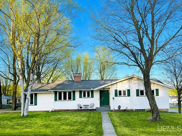 255 S Rose St, Ishpeming, MI 49849