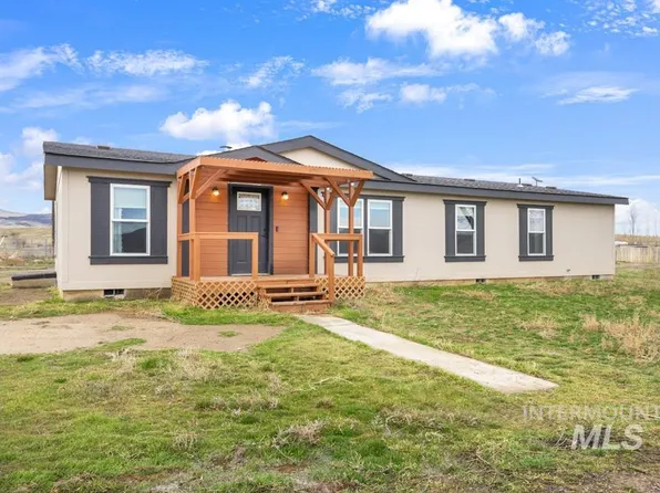 9446 Wright Rd, Melba, ID 83641