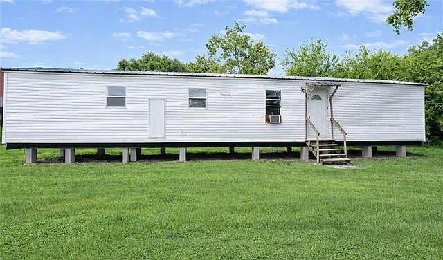 135 Stephen Ballay Ln