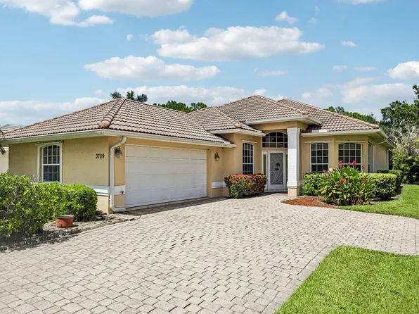 3709 NW Royal Oak Drive, Jensen Beach, FL 34957