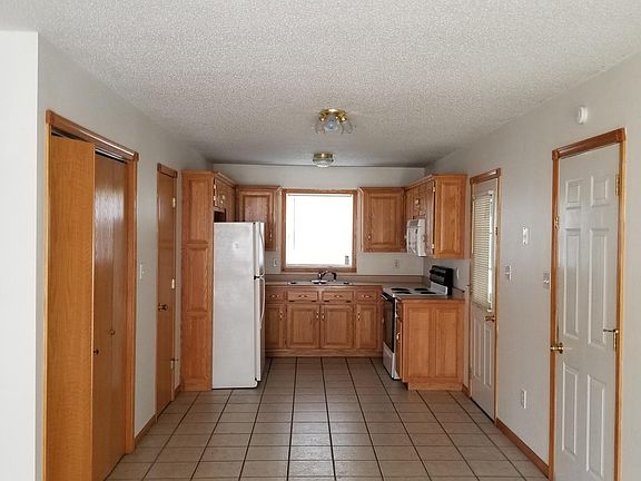 2nd image of 1010 N Grand St