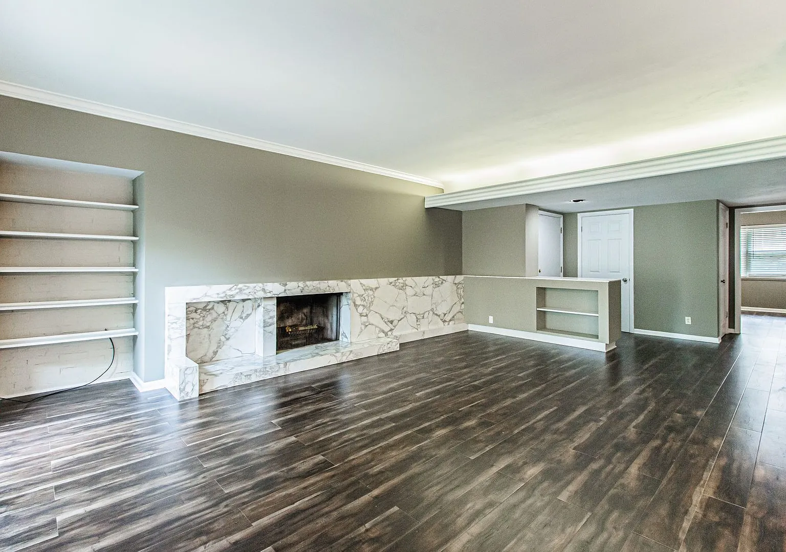 (293) 8301 Delmar — Photo 4