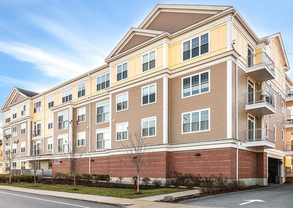 1st image of 130 Tremont St #408