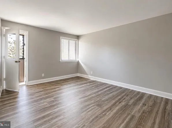 3906 Stone Gate Dr APT A, Suitland, MD 20746