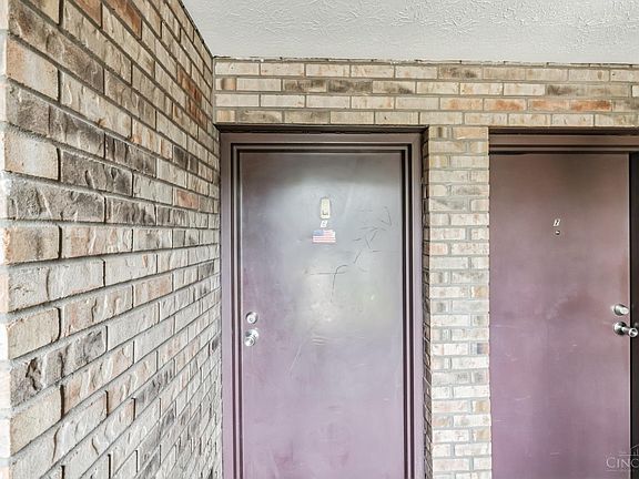 3rd image of 7238 Creekview Drive