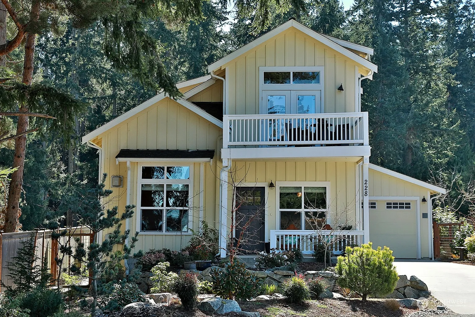 228 Clover Court photo 1