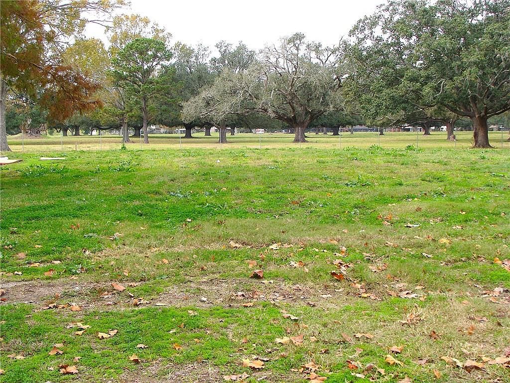 118 Colonial Club Dr