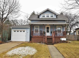 235 5th St, Neenah, WI 54956