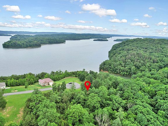 2nd image of 370 River Run Trl