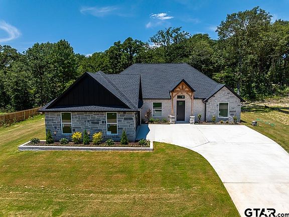 2nd image of 14817 Woodlands Dr