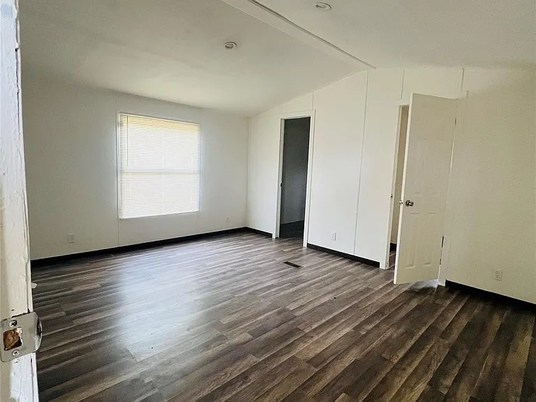395 Pashun Ln — Photo 16