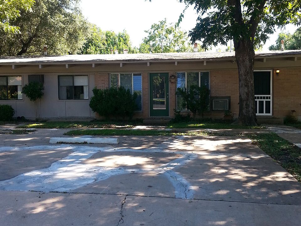 Exterior view of triplex, Unit B