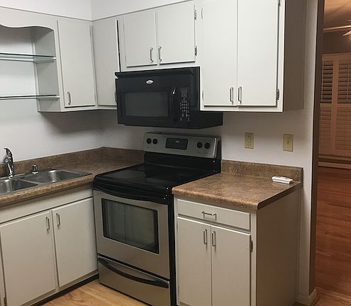 Kitchen - glass top stove