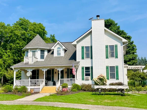 4724 Flat River Trl, Belding, MI 48809