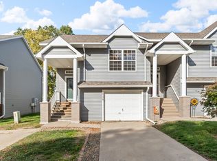 6124 Hickory Ln, Urbandale, IA 50322