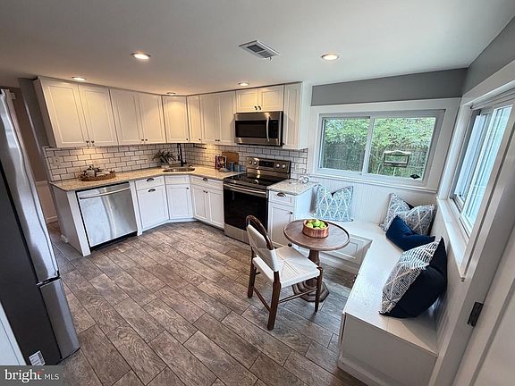 3rd image of 519 Highland Dr