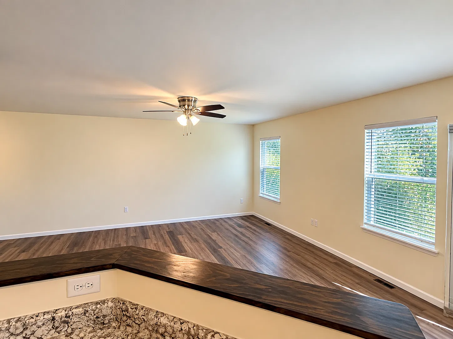 3 bed, 2.5 bath, 1708 sqft, $1,950 — Photo 3
