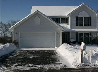 45 White Oak Dr, Danbury, CT 06810