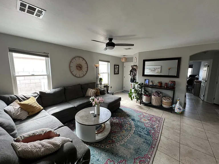 11206 W Chase Dr — Photo 2