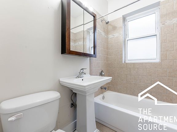 3rd image of 4840 N Wolcott Ave #1B