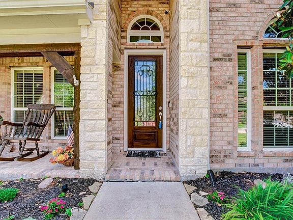 4th image of 1321 Altavilla Ln