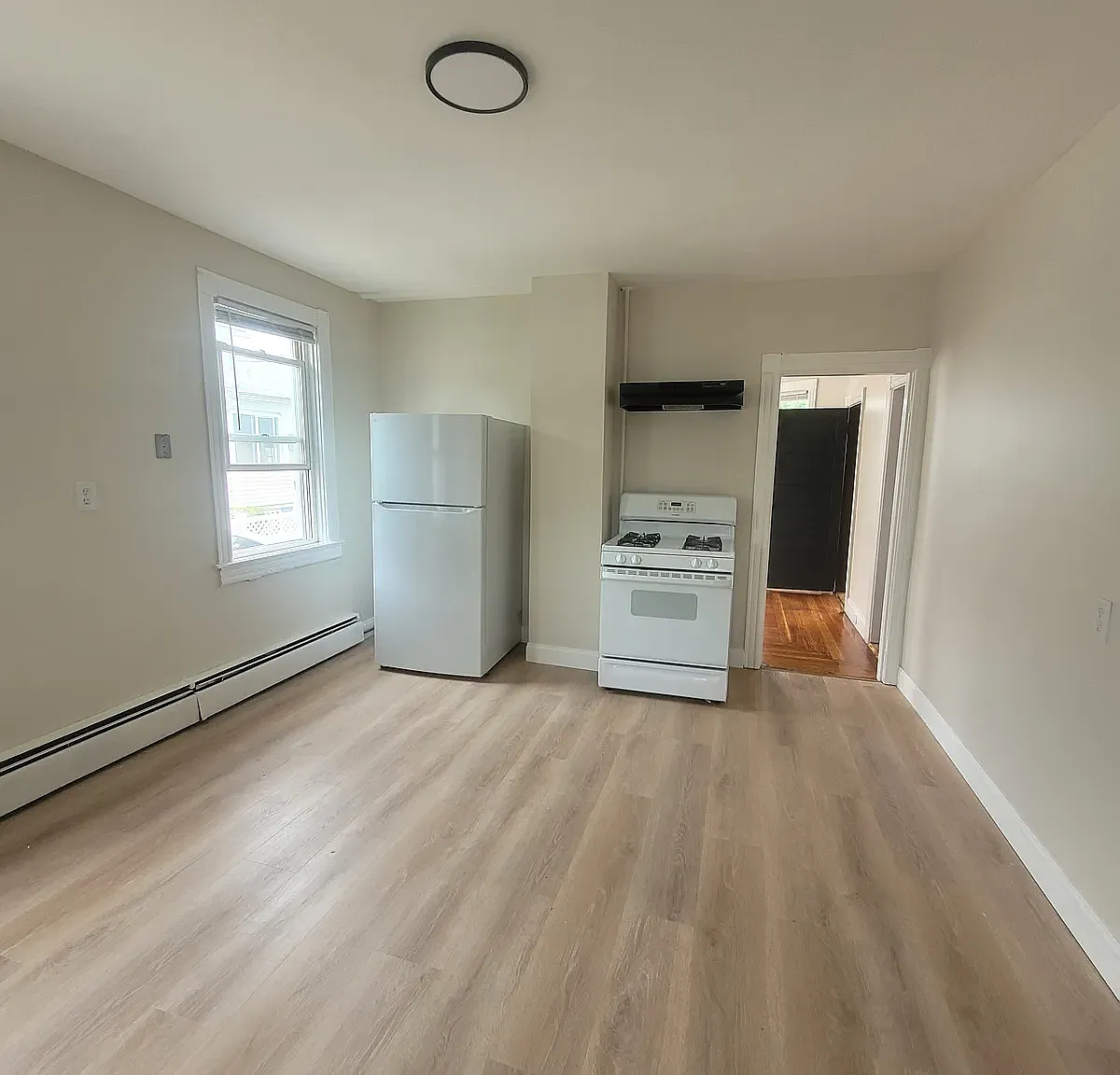 3 bed, 1200 sqft, $2,000 — Photo 4