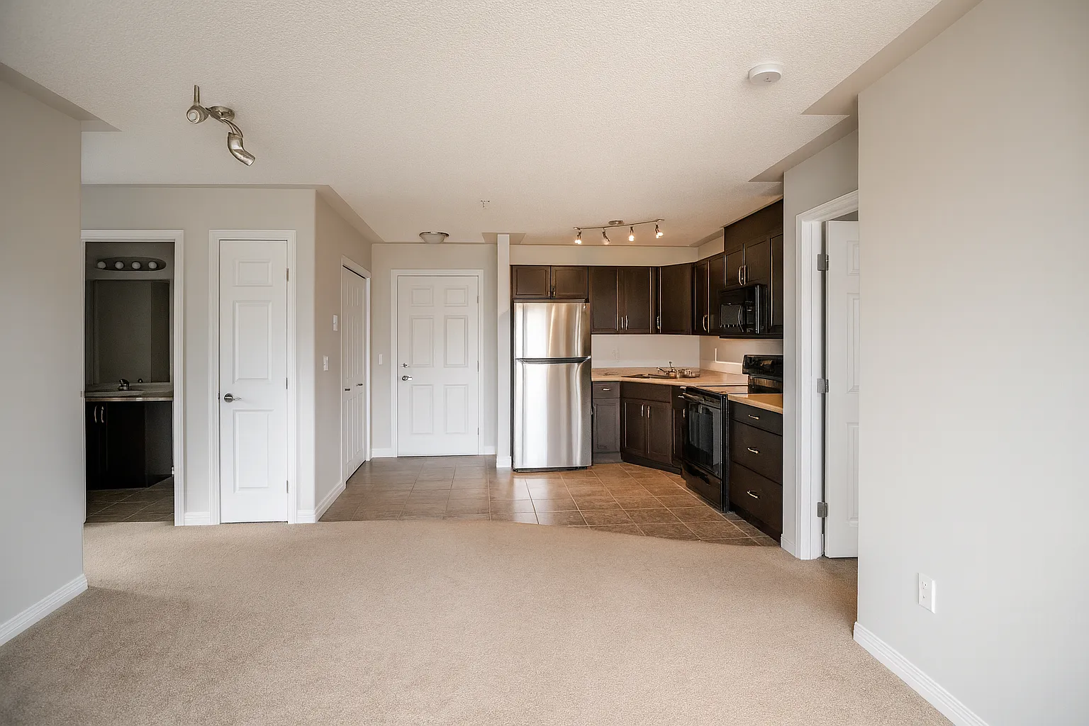 River Gate | Apartments in West Edmonton — Photo 4