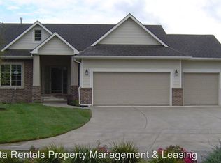 914 W Threewood Ct, Andover, KS 67002